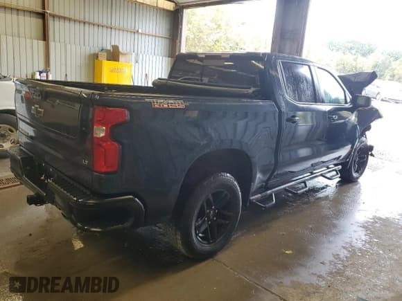 ✅ 2021 Chevrolet Silverado 1500 LT Trail Boss • VIN: 3GCPYFED3MG360323 • Lot: 81523885. Wystawiony na Copart z przebiegiem 115 670 mil. Bezpłatny archiwum sprzedaży aukcyjnych z USA i szczegółowy raport historii pojazdu na DreamBid. Zdjęcie 3.