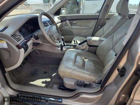 ✅ 2004 Volvo S80 • VIN: YV1TS59H141375628 • Лот: 86845115. Опубликован ранее на Copart с пробегом 193 932 миль. Бесплатный доступ к архиву аукционных продаж из США и подробный отчёт об истории автомобиля на DreamBid. Изображение 7.