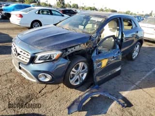 ✅ 2020 Mercedes-Benz GLA 250 • VIN: WDCTG4EB7LJ686010 • Лот: 63931632. Опубликован ранее на Copart с пробегом 12 966 миль. Бесплатный доступ к архиву аукционных продаж из США и подробный отчёт об истории автомобиля на DreamBid. Изображение 2.