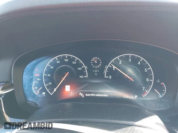 ✅ 2019 BMW 6 Series 640i xDrive • VIN: WBAJV6C52KBK08272 • Lot: 43794736. Wystawiony na IAAI z przebiegiem 51 710 mil. Bezpłatny archiwum sprzedaży aukcyjnych z USA i szczegółowy raport historii pojazdu na DreamBid. Zdjęcie 7.