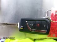 ✅ 2018 Toyota C-HR XLE Premium • VIN: NMTKHMBX0JR051417 • Lot: 43508524. Wystawiony na IAAI z przebiegiem 56 824 mil. Bezpłatny archiwum sprzedaży aukcyjnych z USA i szczegółowy raport historii pojazdu na DreamBid. Zdjęcie 11.