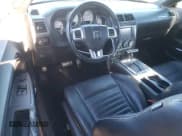 ✅ 2011 Dodge Challenger R/T Classic • VIN: 2B3CJ5DT2BH541062 • Lot: 84922304. Wystawiony na Copart z przebiegiem 74 471 mil. Bezpłatny archiwum sprzedaży aukcyjnych z USA i szczegółowy raport historii pojazdu na DreamBid. Zdjęcie 8.