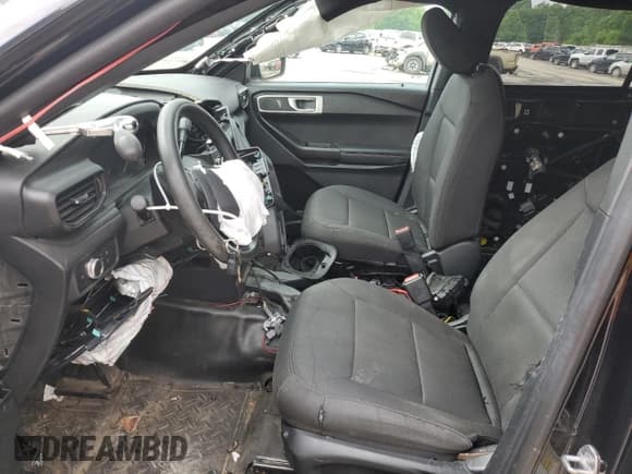 ✅ 2021 Ford Police Interceptor Utility • VIN: 1FM5K8AW5MNA01022 • Lot: 60150455. Wystawiony na Copart z przebiegiem 54 656 mil. Bezpłatny archiwum sprzedaży aukcyjnych z USA i szczegółowy raport historii pojazdu na DreamBid. Zdjęcie 7.