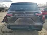 ✅ 2021 Toyota Sienna XLE • VIN: 5TDYRKEC6MS033577 • Lot: 95897355. Wystawiony na Copart z przebiegiem 58 436 mil. Bezpłatny archiwum sprzedaży aukcyjnych z USA i szczegółowy raport historii pojazdu na DreamBid. Zdjęcie 6.