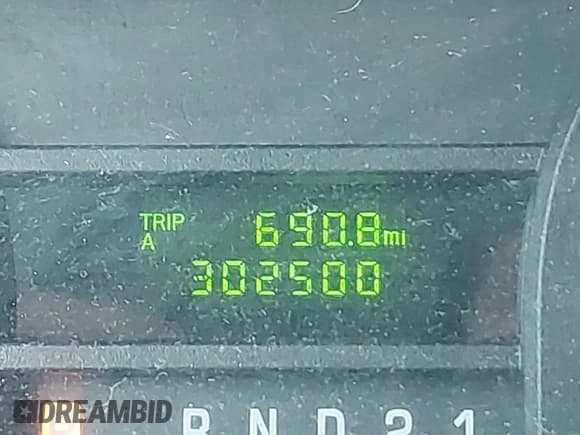 ✅ 2014 Ford Econoline Cargo Commercial • VIN: 1FTNE2EWXEDA43521 • Lot: 42760511. Listed on IAAI with 302,500 mi. Free auction sales archive from the USA and detailed vehicle history report at DreamBid. Image 15.