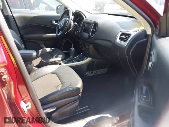 ✅ 2021 Jeep Compass Altitude • VIN: 3C4NJDBB9MT584061 • Lot: 42326415. Listed on IAAI with 60,682 mi. Free auction sales archive from the USA and detailed vehicle history report at DreamBid. Image 5.