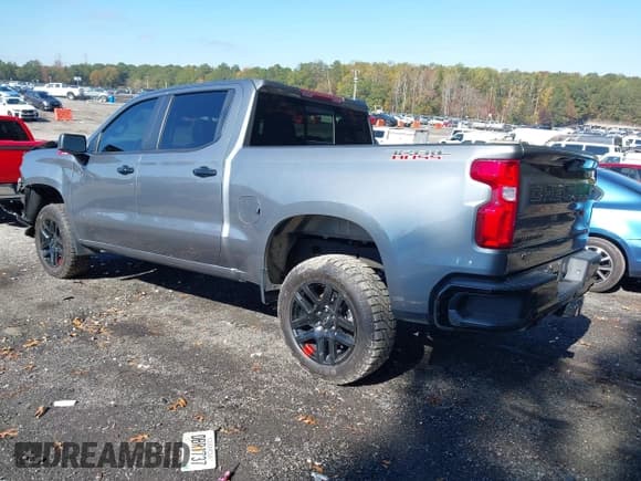 ✅ 2021 Chevrolet Silverado 1500 LT Trail Boss • VIN: 1GCPYFEL4MZ260285 • Lot: 43559454. Wystawiony na IAAI z przebiegiem 89 699 mil. Bezpłatny archiwum sprzedaży aukcyjnych z USA i szczegółowy raport historii pojazdu na DreamBid. Zdjęcie 3.