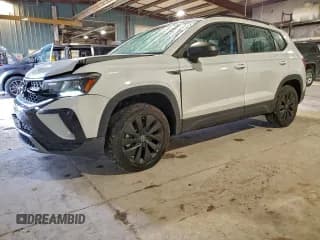 ✅ 2023 Volkswagen Taos S • VIN: 3VVDX7B22PM319624 • Лот: 94431155. Опубликован ранее на Copart с пробегом 108 556 миль. Бесплатный доступ к архиву аукционных продаж из США и подробный отчёт об истории автомобиля на DreamBid. Изображение 1.