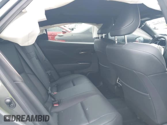 ✅ 2024 Toyota Crown XLE • VIN: JTDAAAAF8R3021149 • Lot: 42225940. Wystawiony na IAAI z przebiegiem 8 526 mil. Bezpłatny archiwum sprzedaży aukcyjnych z USA i szczegółowy raport historii pojazdu na DreamBid. Zdjęcie 8.