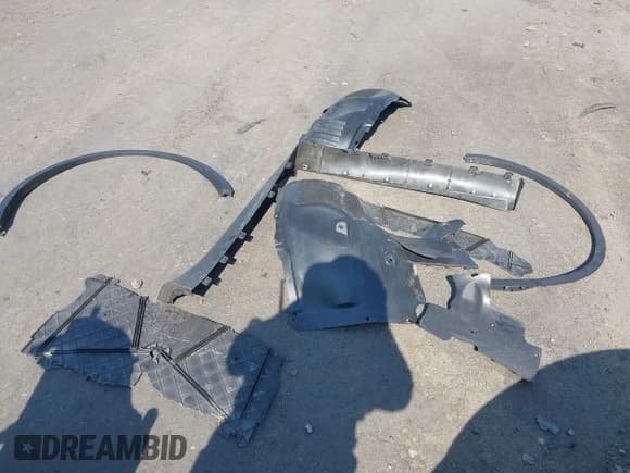 ✅ 2025 Tesla Model Y Performance • VIN: 7SAYGDEF7SF261071 • Lot: 42738857. Listed on IAAI with 7,305 mi. Free auction sales archive from the USA and detailed vehicle history report at DreamBid. Image 12.