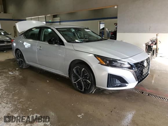 ✅ 2024 Nissan Altima SR • VIN: 1N4BL4CV3RN352929 • Lot: 92006285. Listed on Copart with 31,961 mi. Free auction sales archive from the USA and detailed vehicle history report at DreamBid. Image 4.