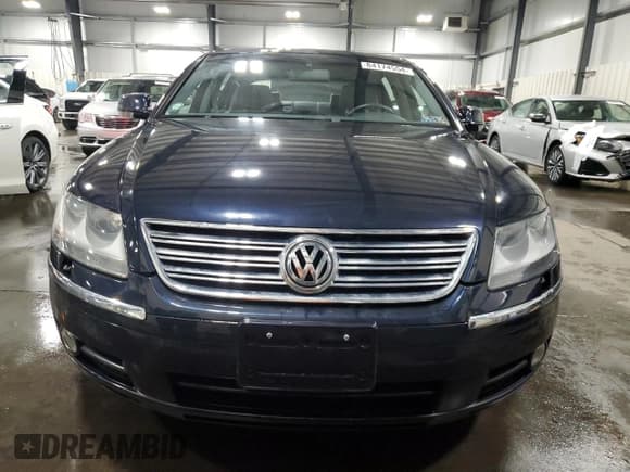 ✅ 2004 Volkswagen Phaeton V8 • VIN: WVWAF63D148009799 • Лот: 84174554. Опубликован ранее на Copart с пробегом 130 548 миль. Бесплатный доступ к архиву аукционных продаж из США и подробный отчёт об истории автомобиля на DreamBid. Изображение 5.