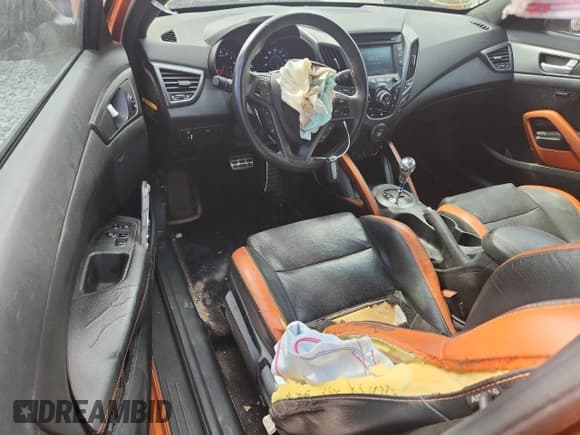 ✅ 2016 Hyundai Veloster Turbo Rally Edition • VIN: KMHTC6AE5GU284242 • Лот: 81329285. Опубликован ранее на Copart с пробегом 120 413 миль. Бесплатный доступ к архиву аукционных продаж из США и подробный отчёт об истории автомобиля на DreamBid. Изображение 8.