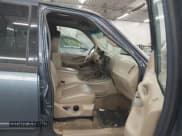 ✅ 1998 Ford Expedition XLT • VIN: 1FMPU18L4WLB30020 • Lot: 43326664. Wystawiony na IAAI z przebiegiem 240 435 mil. Bezpłatny archiwum sprzedaży aukcyjnych z USA i szczegółowy raport historii pojazdu na DreamBid. Zdjęcie 5.