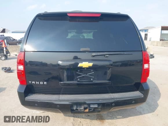 ✅ 2014 Chevrolet Tahoe LT • VIN: 1GNSCBE07ER240788 • Lot: 43016942. Listed on IAAI with 181,963 mi. Free auction sales archive from the USA and detailed vehicle history report at DreamBid. Image 16.