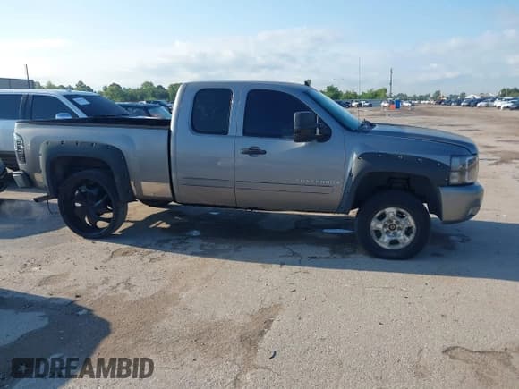 ✅ 2007 Chevrolet Silverado 1500 1LT • VIN: 2GCEK19JX71598484 • Lot: 43093689. Listed on IAAI with 201,949 mi. Free auction sales archive from the USA and detailed vehicle history report at DreamBid. Image 14.