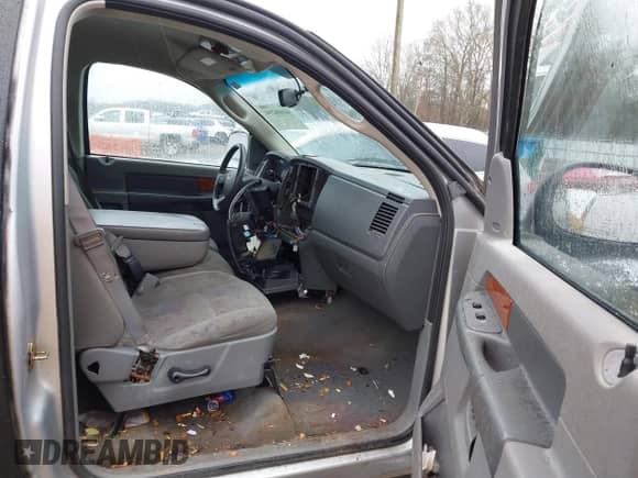 ✅ 2006 Dodge 1500 SLT • VIN: 1D7HU16286J125181 • Лот: 41606294. Размещён на IAAI с пробегом 151 971 миль миль. Получите бесплатный доступ к архиву аукционных продаж из США и посмотрите подробный отчёт об истории автомобиля на DreamBid. Изображение 5.