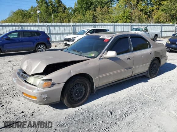 ✅ 1997 Honda Accord Special Edition • VIN: 1HGCD560XVA198286 • Лот: 74952704. Опубликован ранее на Copart с пробегом 263 765 миль. Бесплатный доступ к архиву аукционных продаж из США и подробный отчёт об истории автомобиля на DreamBid. Изображение 1.