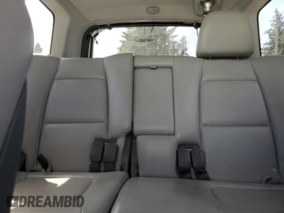 ✅ 2005 Hyundai Santa Fe GLS • VIN: KM8SC73E85U975020 • Lot: 60939385. Listed on Copart with 111,813 mi. Free auction sales archive from the USA and detailed vehicle history report at DreamBid. Image 10.