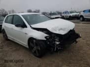 ✅ 2016 Volkswagen Golf R • VIN: WVWUF7AU9GW274881 • Lot: 70016192. Wystawiony na Copart z przebiegiem 65 545 mil. Bezpłatny archiwum sprzedaży aukcyjnych z USA i szczegółowy raport historii pojazdu na DreamBid. Zdjęcie 11.