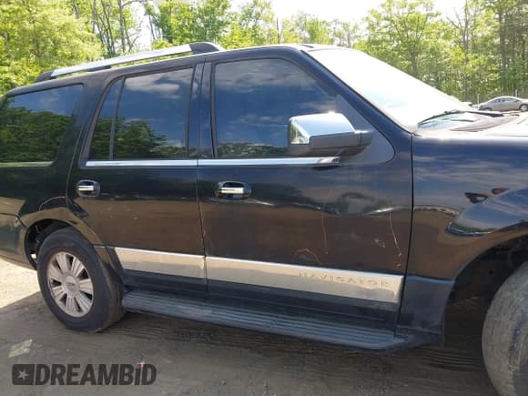 ✅ 2007 Lincoln Navigator • VIN: 5LMFU28567LJ16959 • Lot: 42211877. Wystawiony na IAAI z przebiegiem 196 635 mil. Bezpłatny archiwum sprzedaży aukcyjnych z USA i szczegółowy raport historii pojazdu na DreamBid. Zdjęcie 13.