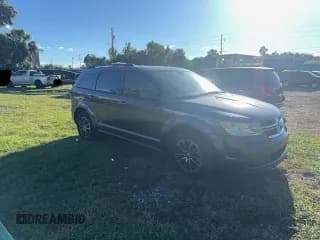 ✅ 2018 Dodge Journey SE • VIN: 3C4PDCABXJT183528 • Lot: 86530795. Wystawiony na Copart z przebiegiem 87 113 mil. Bezpłatny archiwum sprzedaży aukcyjnych z USA i szczegółowy raport historii pojazdu na DreamBid. Zdjęcie 1.