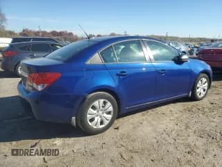 ✅ 2013 Chevrolet Cruze LS • VIN: 1G1PA5SG5D7193318 • Lot: 91470085. Wystawiony na Copart z przebiegiem 90 395 mil. Bezpłatny archiwum sprzedaży aukcyjnych z USA i szczegółowy raport historii pojazdu na DreamBid. Zdjęcie 3.