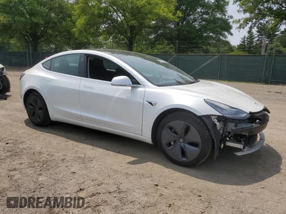 ✅ 2020 Tesla Model 3 Standard Range Plus • VIN: 5YJ3E1EA7LF737711 • Lot: 57308885. Wystawiony na Copart z przebiegiem 62 791 mil. Bezpłatny archiwum sprzedaży aukcyjnych z USA i szczegółowy raport historii pojazdu na DreamBid. Zdjęcie 4.