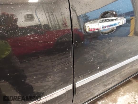 ✅ 2010 Chevrolet Suburban LTZ • VIN: 1GNUKKE36AR197402 • Lot: 43824032. Listed on IAAI with 146,390 mi. Free auction sales archive from the USA and detailed vehicle history report at DreamBid. Image 6.