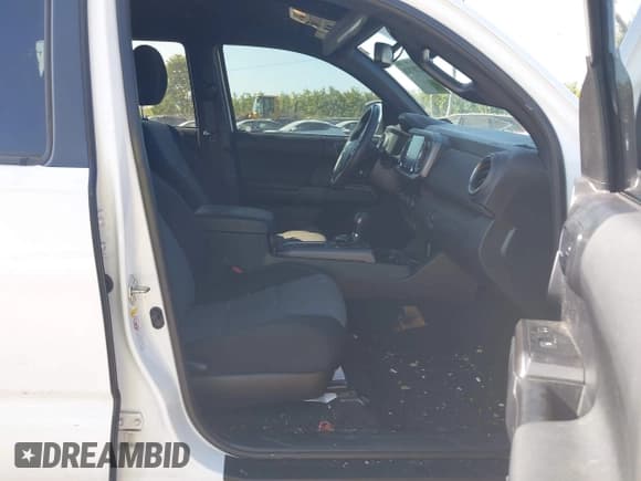 ✅ 2020 Toyota Tacoma SR5 • VIN: 3TMCZ5AN5LM329238 • Лот: 43207328. Опубликован ранее на IAAI с пробегом 83 319 миль. Бесплатный доступ к архиву аукционных продаж из США и подробный отчёт об истории автомобиля на DreamBid. Изображение 5.