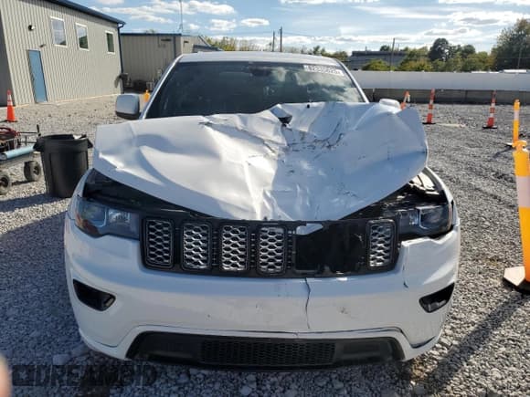 ✅ 2017 Jeep Grand Cherokee Altitude • VIN: 1C4RJFAG6HC767848 • Lot: 82335625. Listed on Copart with 108,123 mi. Free auction sales archive from the USA and detailed vehicle history report at DreamBid. Image 5.