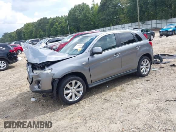 2013 Mitsubishi Outlander ES z VIN 4A4AP3AUXDE020860, wystawiony jako IAAI lot #43064158 z przebiegiem 162 134 mil mil oraz . Historia ofert i sprzedaży dostępna na DreamBid. Obrazek 2.
