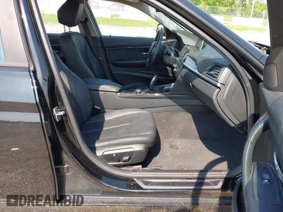 ✅ 2015 BMW 3 Series 328i • VIN: WBA3A5G50FNS91391 • Lot: 42095644. Listed on IAAI with 184,702 mi. Free auction sales archive from the USA and detailed vehicle history report at DreamBid. Image 5.