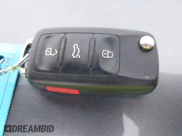 ✅ 2015 Volkswagen Jetta SE • VIN: 3VWD07AJ4FM347979 • Лот: 43301447. Опубликован ранее на IAAI с пробегом 114 436 миль. Бесплатный доступ к архиву аукционных продаж из США и подробный отчёт об истории автомобиля на DreamBid. Изображение 11.