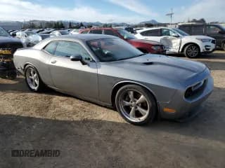 ✅ 2012 Dodge Challenger R/T Classic • VIN: 2C3CDYBT8CH295165 • Lot: 87092654. Wystawiony na Copart z przebiegiem 126 913 mil. Bezpłatny archiwum sprzedaży aukcyjnych z USA i szczegółowy raport historii pojazdu na DreamBid. Zdjęcie 4.