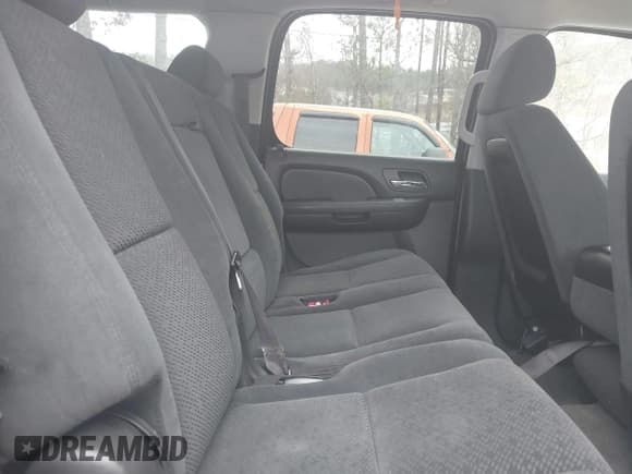 ✅ 2007 Chevrolet Suburban LT • VIN: 3GNFC16027G286929 • Lot: 41648787. Listed on IAAI with 219,212 mi. Free auction sales archive from the USA and detailed vehicle history report at DreamBid. Image 8.