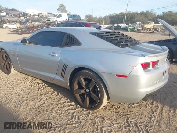 ✅ 2010 Chevrolet Camaro 2LT • VIN: 2G1FC1EV4A9161947 • Lot: 43689333. Wystawiony na IAAI z przebiegiem 112 329 mil. Bezpłatny archiwum sprzedaży aukcyjnych z USA i szczegółowy raport historii pojazdu na DreamBid. Zdjęcie 3.