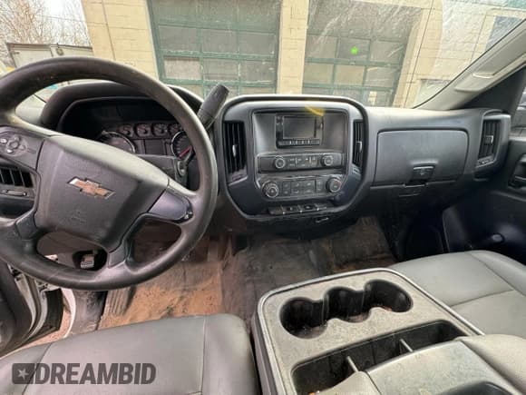 ✅ 2015 Chevrolet Silverado 2500HD Work Truck • VIN: 1GB0CUEG7FZ519530 • Lot: 51100925. Wystawiony na Copart z przebiegiem Nie podano. Bezpłatny archiwum sprzedaży aukcyjnych z USA i szczegółowy raport historii pojazdu na DreamBid. Zdjęcie 9.