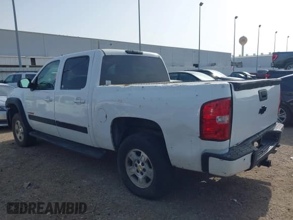 ✅ 2008 Chevrolet Silverado 1500 • VIN: 2GCFC13Y681118367 • Lot: 42632087. Wystawiony na IAAI z przebiegiem 99 623 mil. Bezpłatny archiwum sprzedaży aukcyjnych z USA i szczegółowy raport historii pojazdu na DreamBid. Zdjęcie 14.