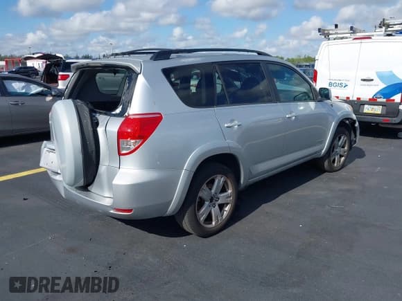 ✅ 2006 Toyota RAV4 Sport • VIN: JTMZD32V465019278 • Lot: 42287006. Listed on IAAI with 150,494 mi. Free auction sales archive from the USA and detailed vehicle history report at DreamBid. Image 4.