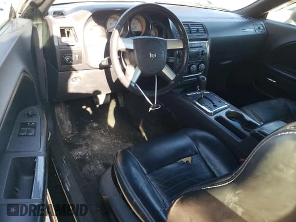 ✅ 2010 Dodge Challenger R/T Classic • VIN: 2B3CJ5DT6AH289394 • Lot: 85922854. Wystawiony na Copart z przebiegiem 162 770 mil. Bezpłatny archiwum sprzedaży aukcyjnych z USA i szczegółowy raport historii pojazdu na DreamBid. Zdjęcie 8.