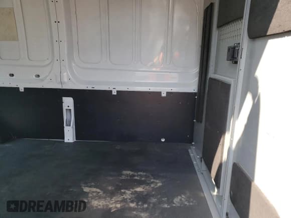 ✅ 2016 Ford Transit Cargo • VIN: 1FTYR2CG3GKB38143 • Лот: 60861365. Опубликован ранее на Copart с пробегом 67 107 миль. Бесплатный доступ к архиву аукционных продаж из США и подробный отчёт об истории автомобиля на DreamBid. Изображение 10.