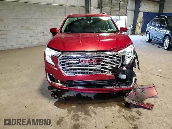 ✅ 2022 GMC Terrain Denali • VIN: 3GKALXEV7NL200204 • Lot: 85269485. Wystawiony na Copart z przebiegiem 48 162 mil. Bezpłatny archiwum sprzedaży aukcyjnych z USA i szczegółowy raport historii pojazdu na DreamBid. Zdjęcie 14.