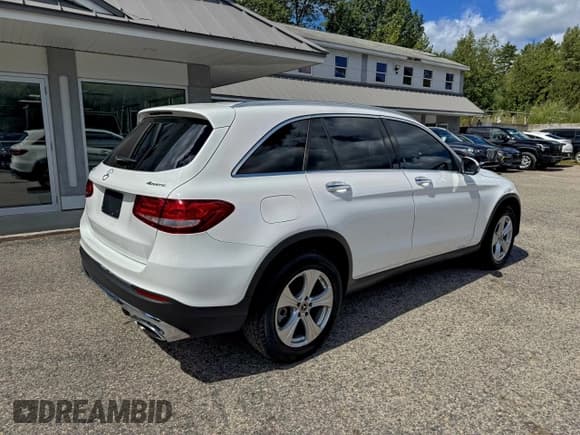✅ 2018 Mercedes-Benz GLC 300 • VIN: WDC0G4KB4JV044129 • Lot: 95309255. Wystawiony na Copart z przebiegiem 151 491 mil. Bezpłatny archiwum sprzedaży aukcyjnych z USA i szczegółowy raport historii pojazdu na DreamBid. Zdjęcie 4.
