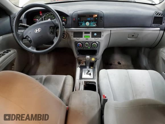 ✅ 2008 Hyundai Sonata GLS • VIN: 5NPET46C18H351519 • Лот: 76898064. Опубликован ранее на Copart с пробегом 198 148 миль. Бесплатный доступ к архиву аукционных продаж из США и подробный отчёт об истории автомобиля на DreamBid. Изображение 8.