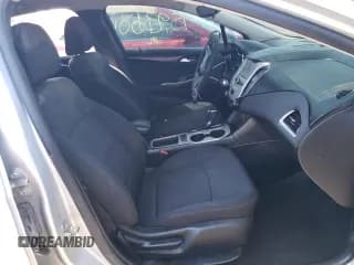 ✅ 2017 Chevrolet Cruze LS • VIN: 1G1BC5SM1H7222653 • Lot: 54488712. Listed on Copart with 95,931 mi. Free auction sales archive from the USA and detailed vehicle history report at DreamBid. Image 5.