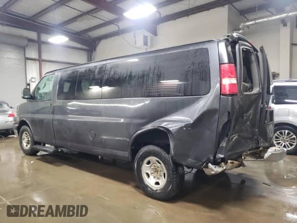 2016 Chevrolet Express Passenger LT с VIN 1GAZGPFF1G1336602, выставлен на аукционе Copart как лот 83389654 с пробегом 164 012 миль миль и Списание • Salvage title. История ставок и продаж доступна на DreamBid. Изображение 2.