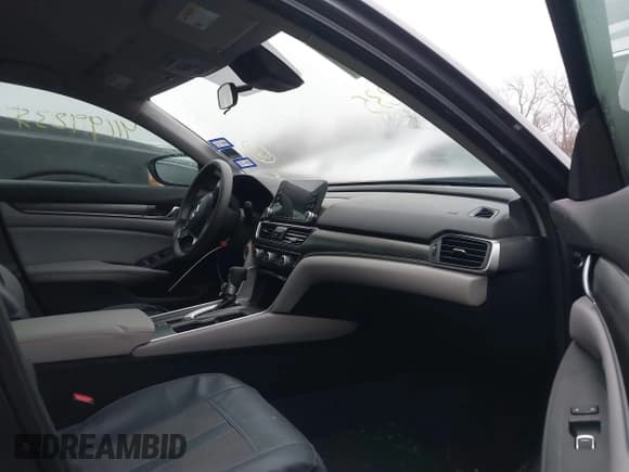 ✅ 2020 Honda Accord LX • VIN: 1HGCV1F13LA126700 • Лот: 41199235. Опубликован ранее на IAAI с пробегом 37 129 миль. Бесплатный доступ к архиву аукционных продаж из США и подробный отчёт об истории автомобиля на DreamBid. Изображение 5.