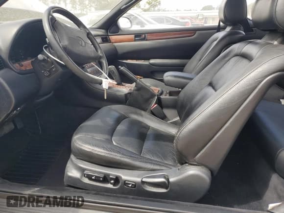 ✅ 1995 Lexus SC • VIN: JT8JZ31C6S0019707 • Lot: 81840675. Wystawiony na Copart z przebiegiem 83 096 mil. Bezpłatny archiwum sprzedaży aukcyjnych z USA i szczegółowy raport historii pojazdu na DreamBid. Zdjęcie 7.