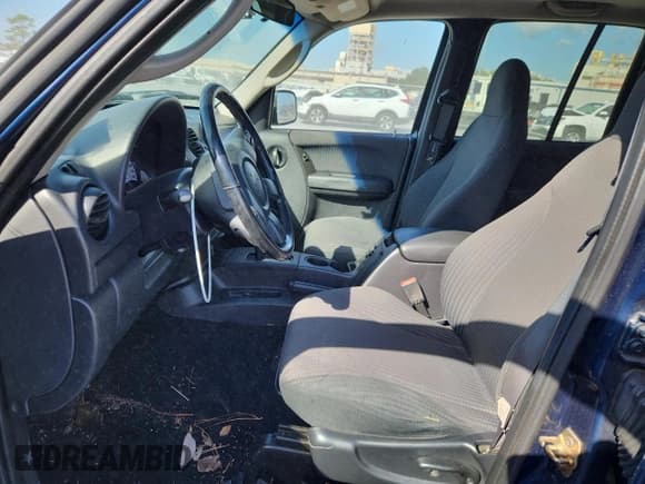 ✅ 2002 Jeep Liberty Sport • VIN: 1J4GK48K52W260667 • Lot: 92896315. Listed on Copart with 145,066 mi. Free auction sales archive from the USA and detailed vehicle history report at DreamBid. Image 7.